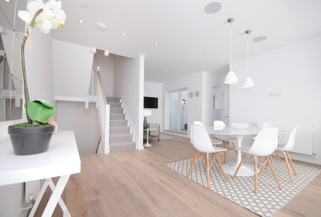 Property For Sale Queens Mews, Bayswater, W2 4 Bedroom Mews through