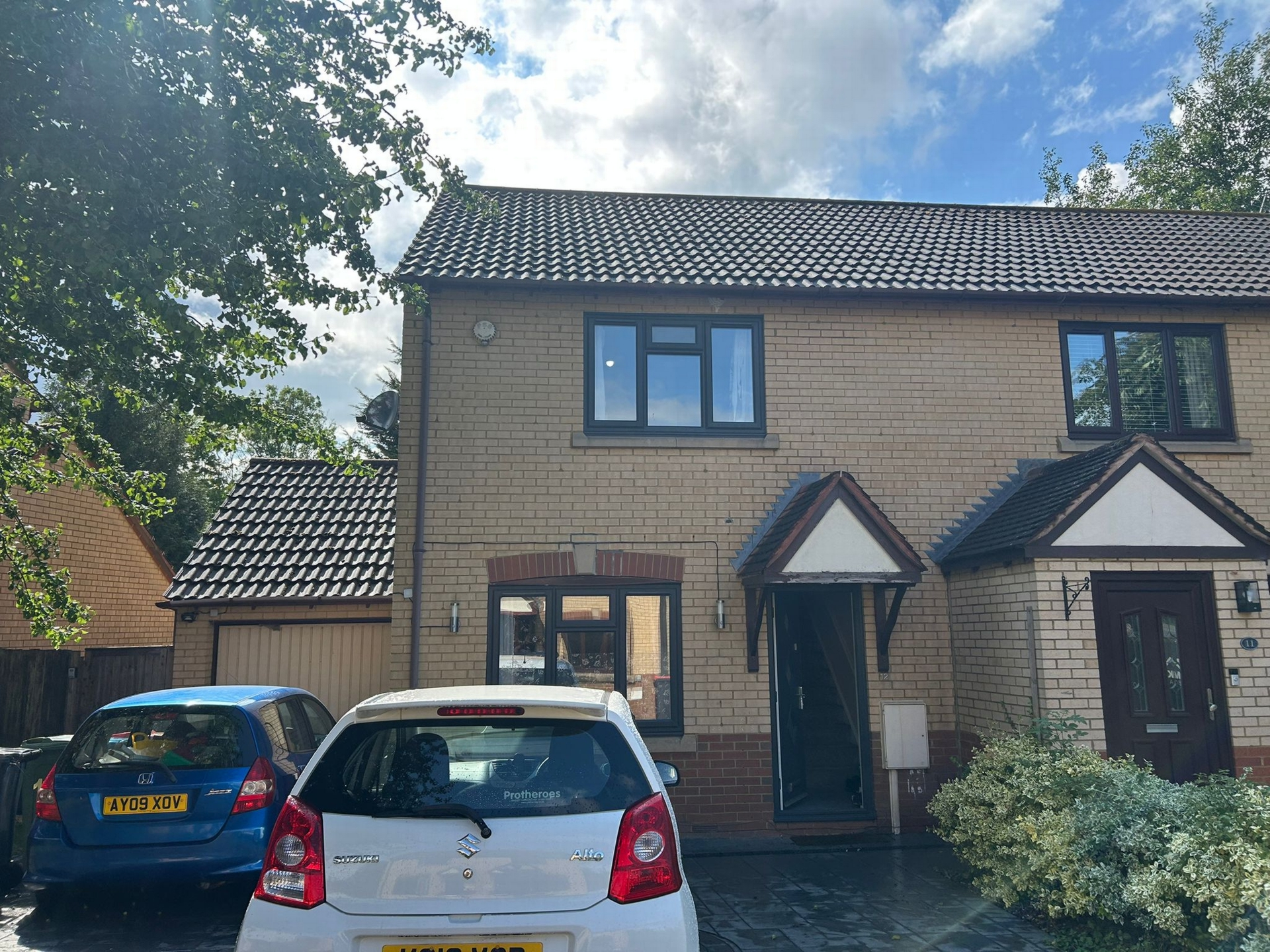 Lamberhurst Grove  Milton Keynes  MK7