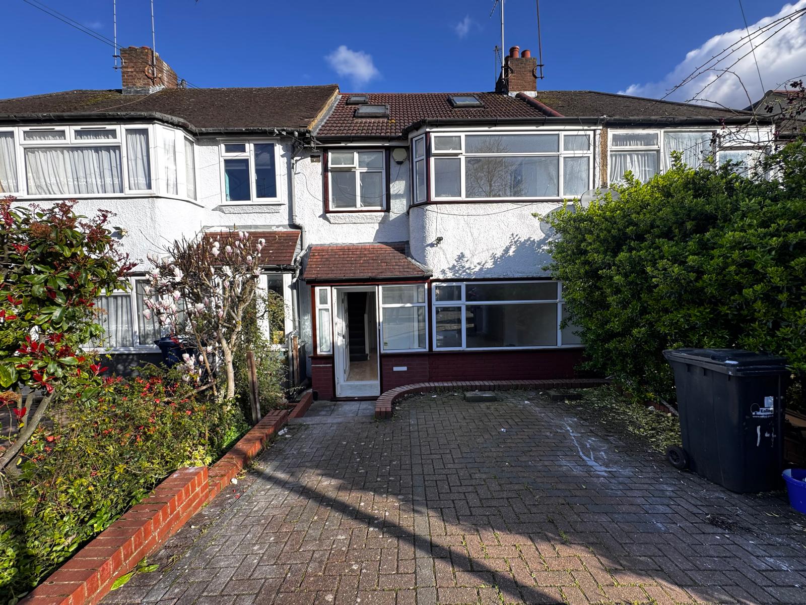 Hadden Way  Greenford  UB6