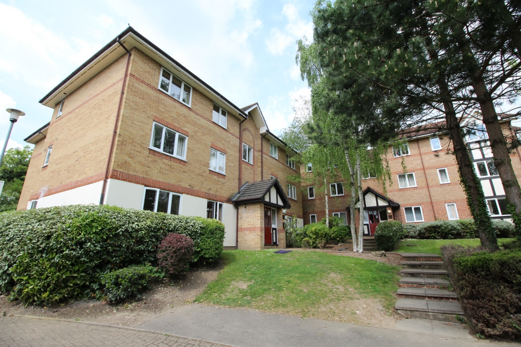 Centre Drive  Epping  CM16
