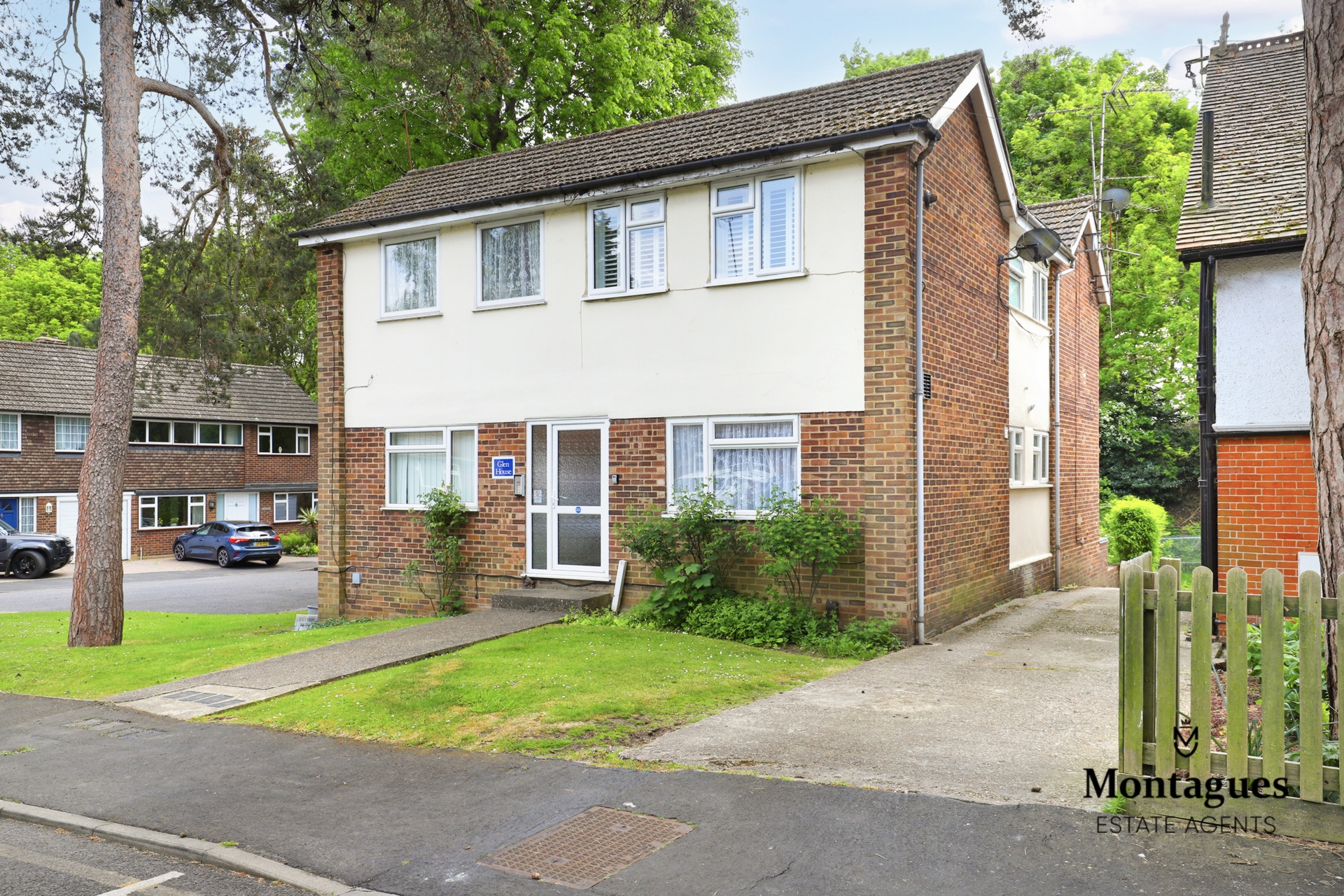 Kendal Avenue  Epping  CM16