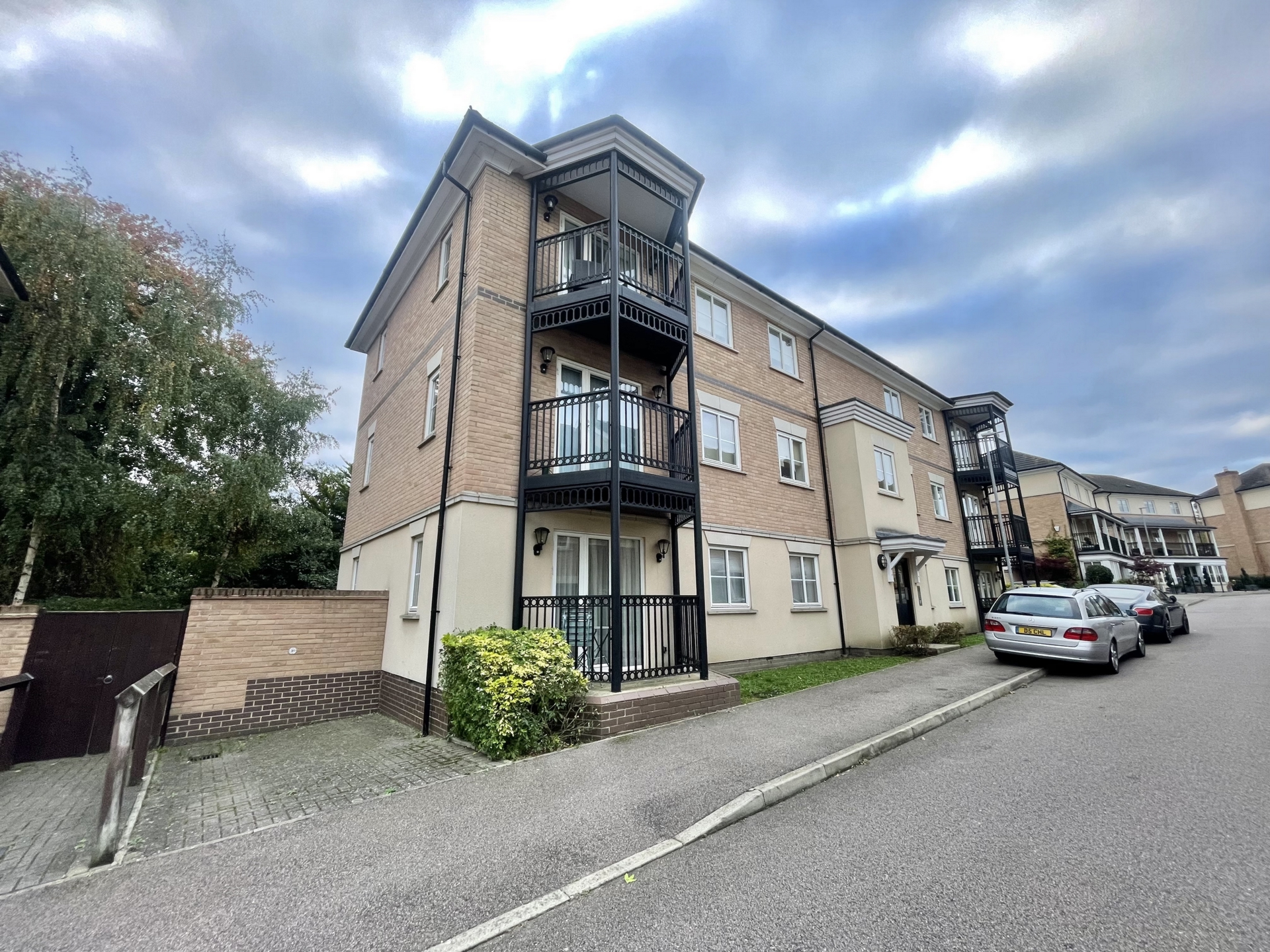 Buckingham Road  Epping  CM16