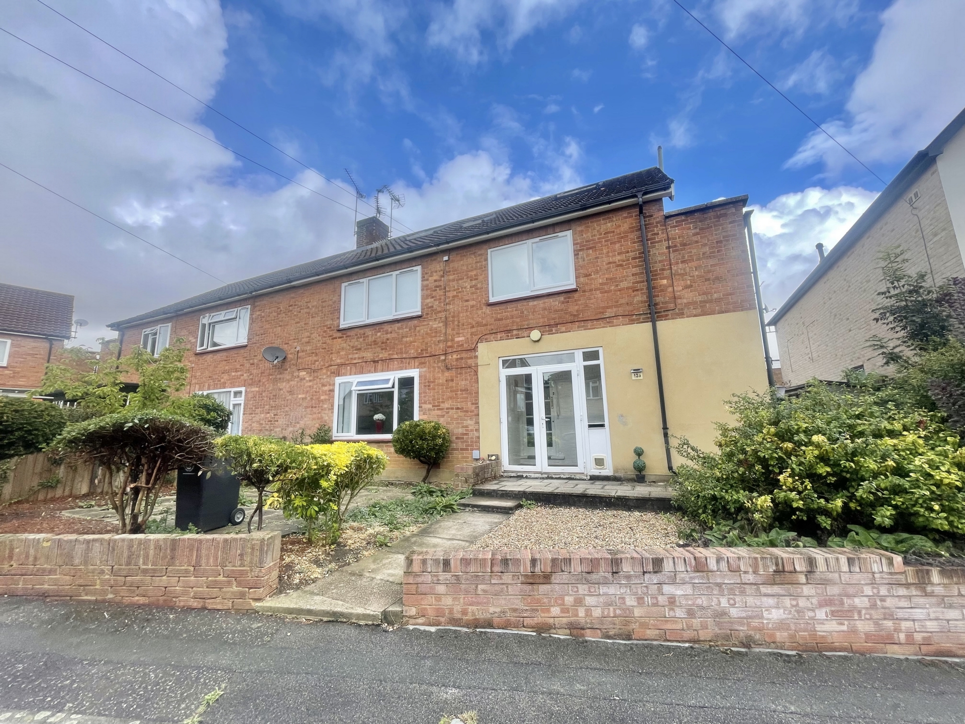 Amesbury Close  Epping  CM16