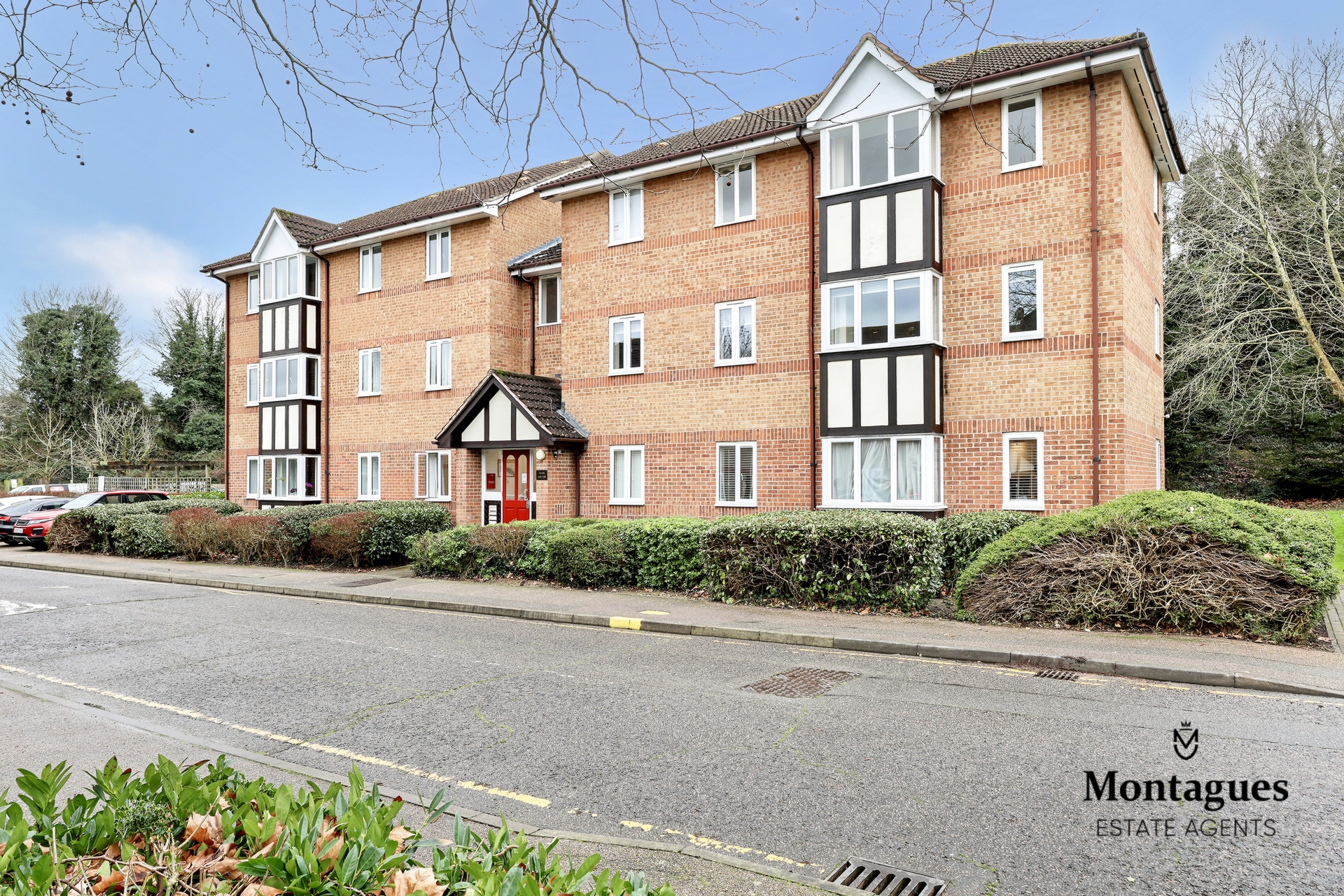 Woodland Grove  Epping  CM16