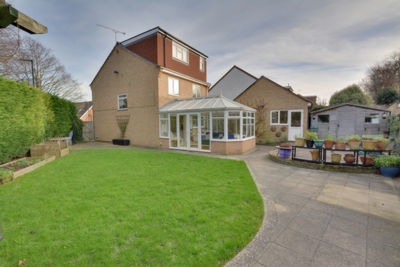 Matthey Place  Pound Hill  RH10