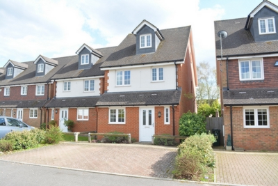 St Pauls Mews  Three Bridges  RH10