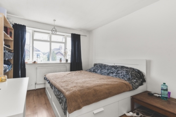Brockenhurst Way  Norbury  SW16