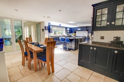 Kitchen/Breakfast Kitchen/Breakfast