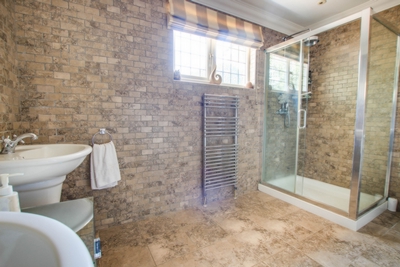 En-Suite Shower En-Suite Shower