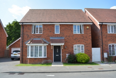 Front, Daffodil Crescent, Forge Wood, RH10
