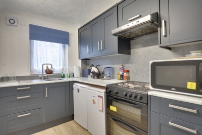 Oak Road Southgate RH11