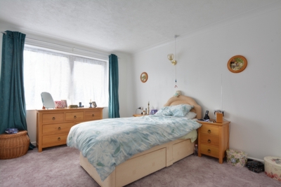 Oak Road Southgate RH11