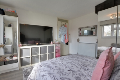 Padstow Walk  Bewbush  RH11