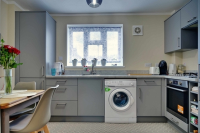 Jackson Road Broadfield RH11