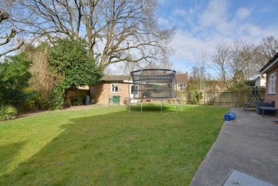 Briarswood Close Pound Hill RH10