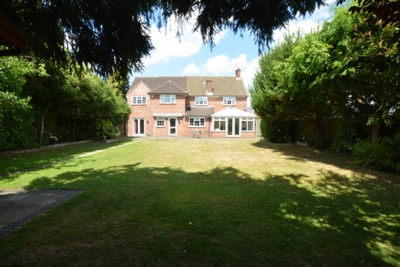 Church Lane  Copthorne  RH10