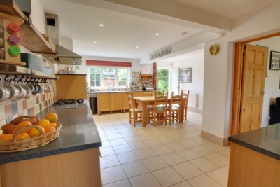 Kitchen/Diner Kitchen/Diner