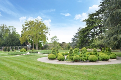 Milton Mount Avenue  Pound Hill  RH10