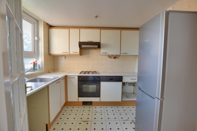 Milton Mount Avenue  Pound Hill  RH10