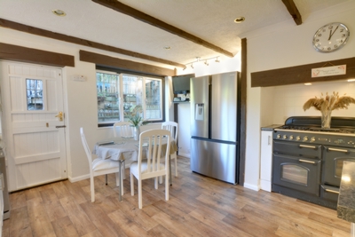 Kitchen/Breakfast Kitchen/Breakfast