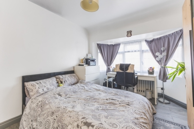 Ravenswood Avenue  Surbiton  KT6