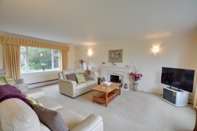 Chanctonbury Way  Southgate  RH11