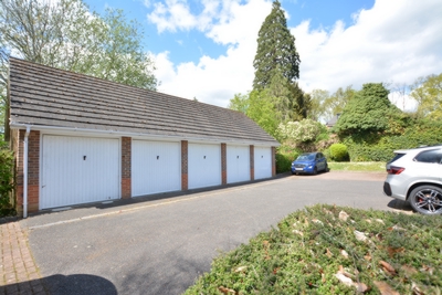 London Road  Redhill  RH1