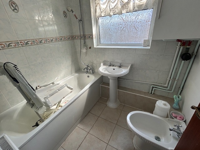 Photo 10