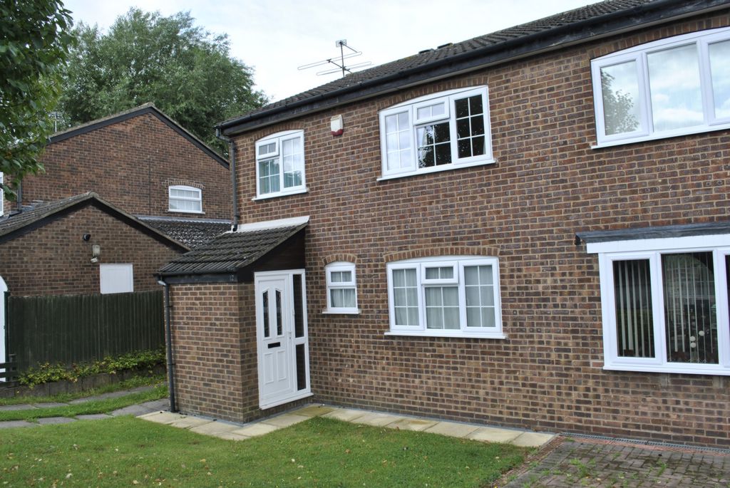 Wheatland Close  Oadby  LE2