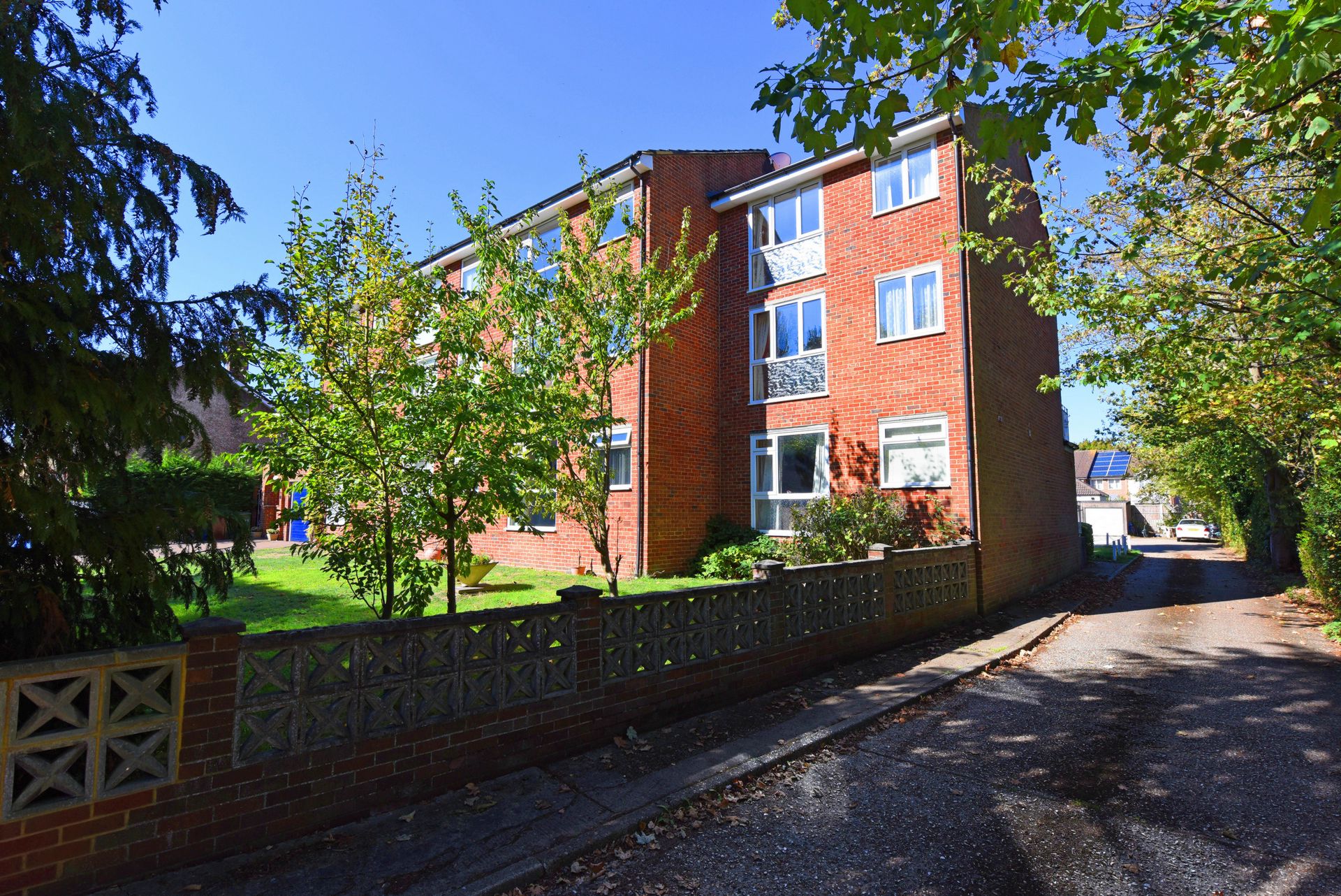 Lynchford Road  Farnborough  Farnborough  GU14