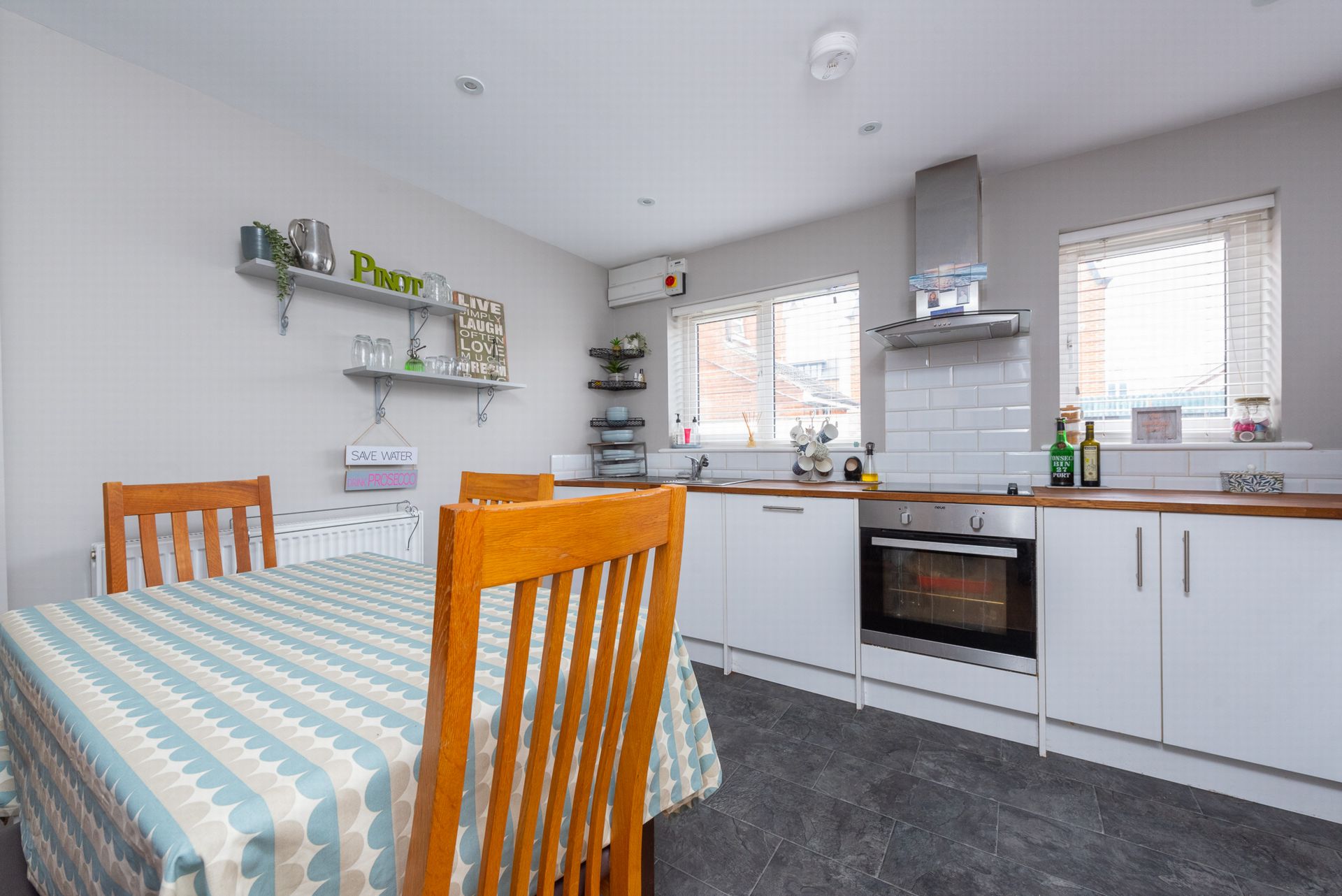 Kitchen/Dining Area