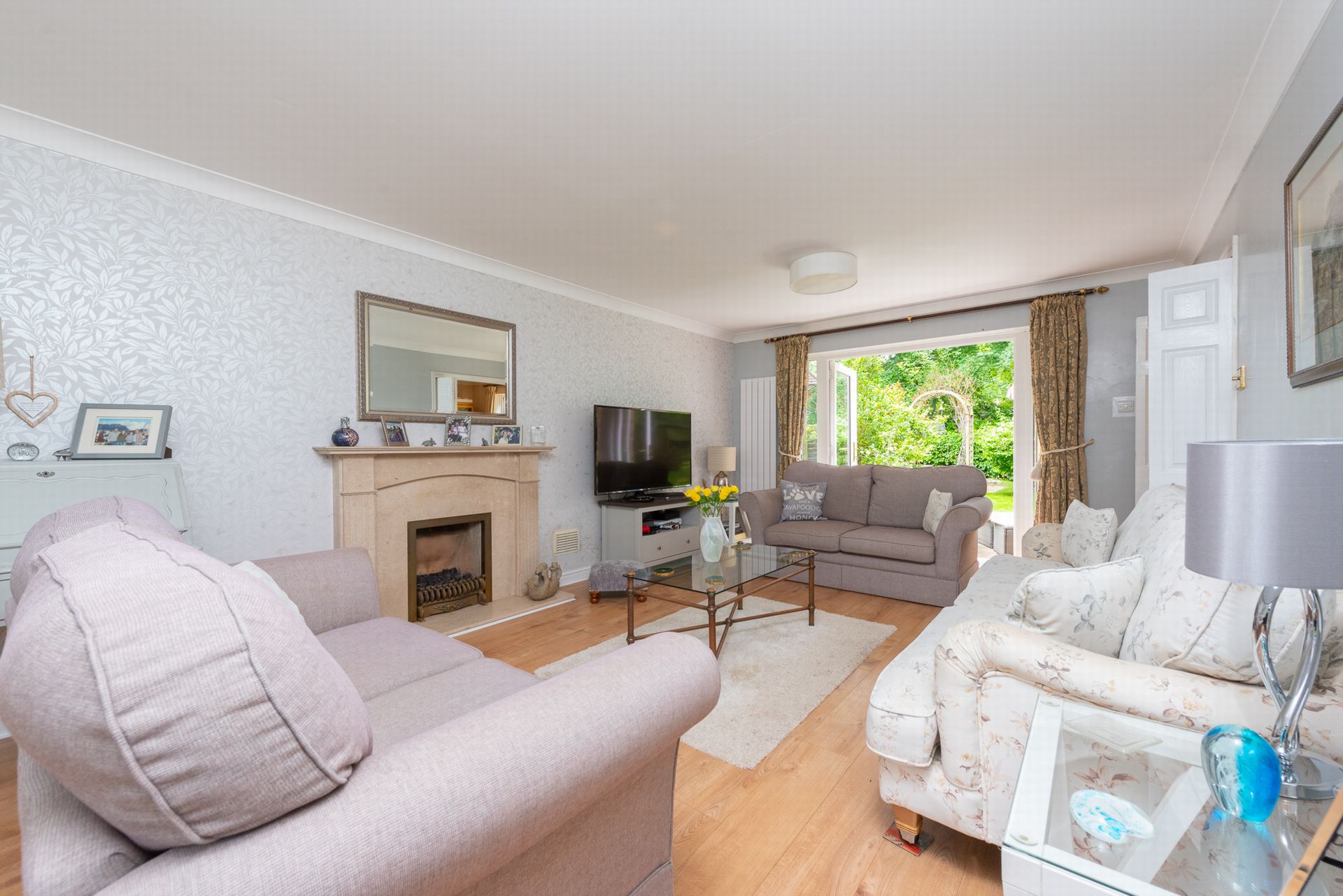 Property For Sale Queen Victoria Court, Farnborough, GU14 5 Bedroom