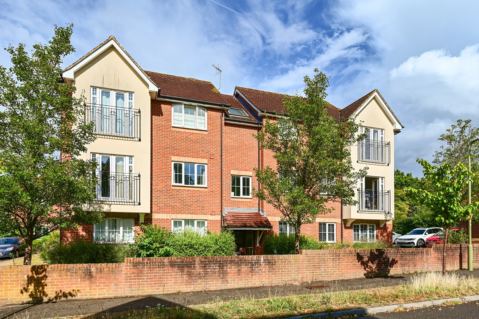 Woodside Court  Farnborough  Farnborough  GU14