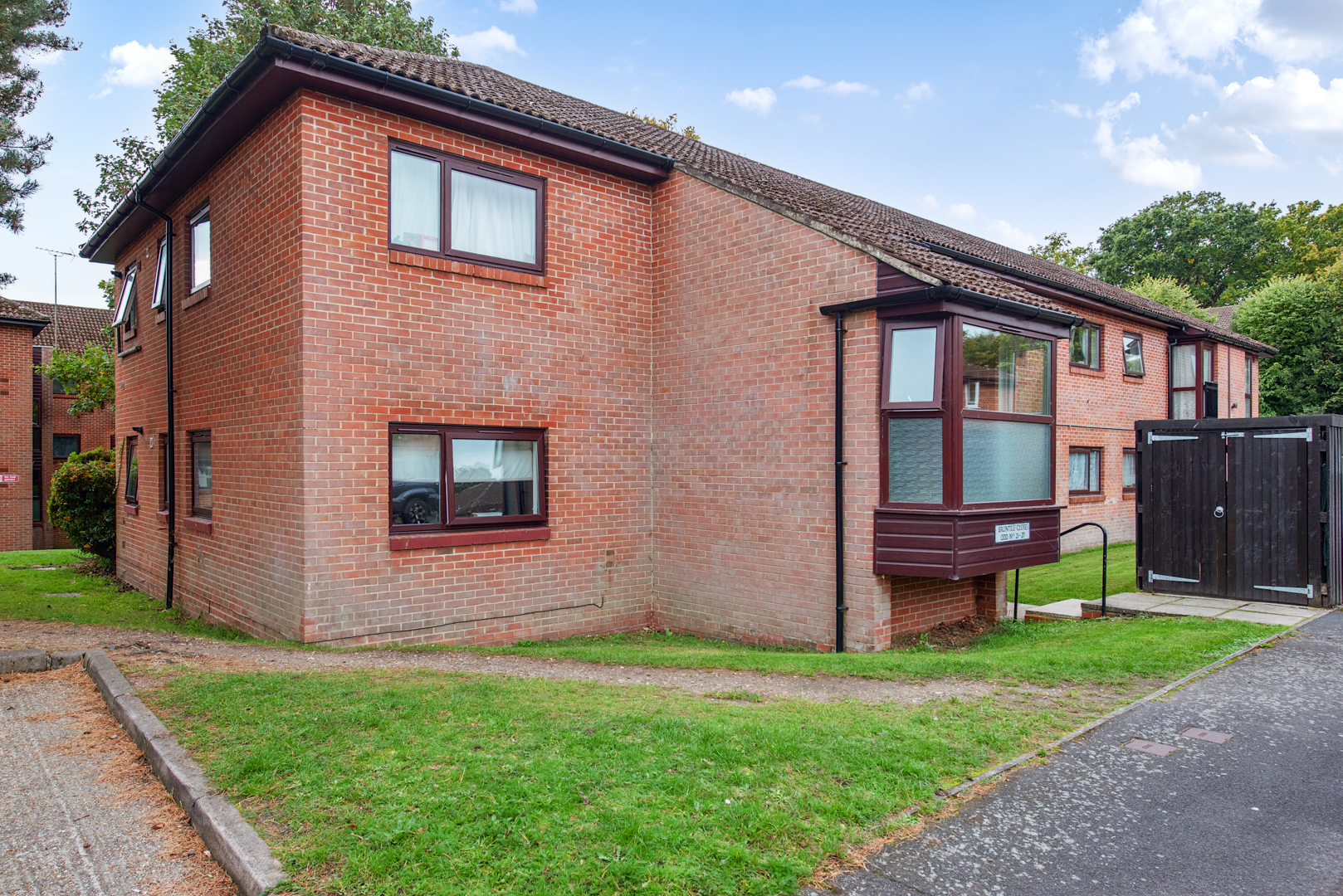 Bruntile Close  Farnborough  GU14