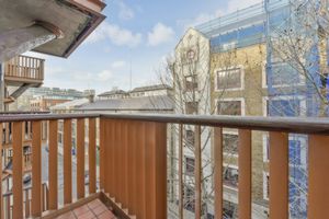 The Circle, Queen Elizabeth Street London SE1