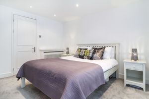 Hermitage Wall  Wapping  E1W