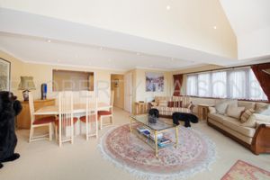 Hermitage Court, Knighten Street Wapping E1W