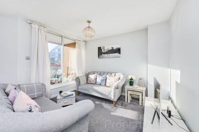 Quay 430 London E1W