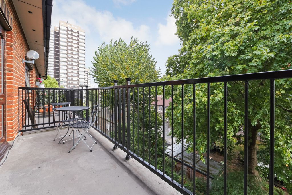 George Leybourne House, Fletcher Street  London  E1