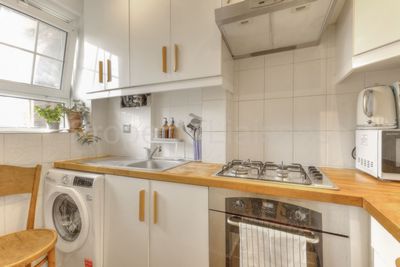 Reardon Street  London  E1W