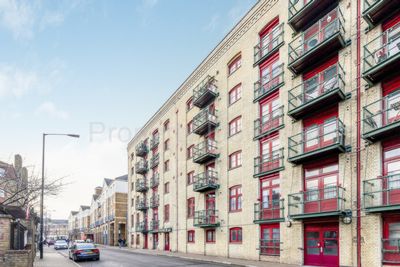 Photo 1, Globe Wharf, Rotherhithe Street, London, SE16