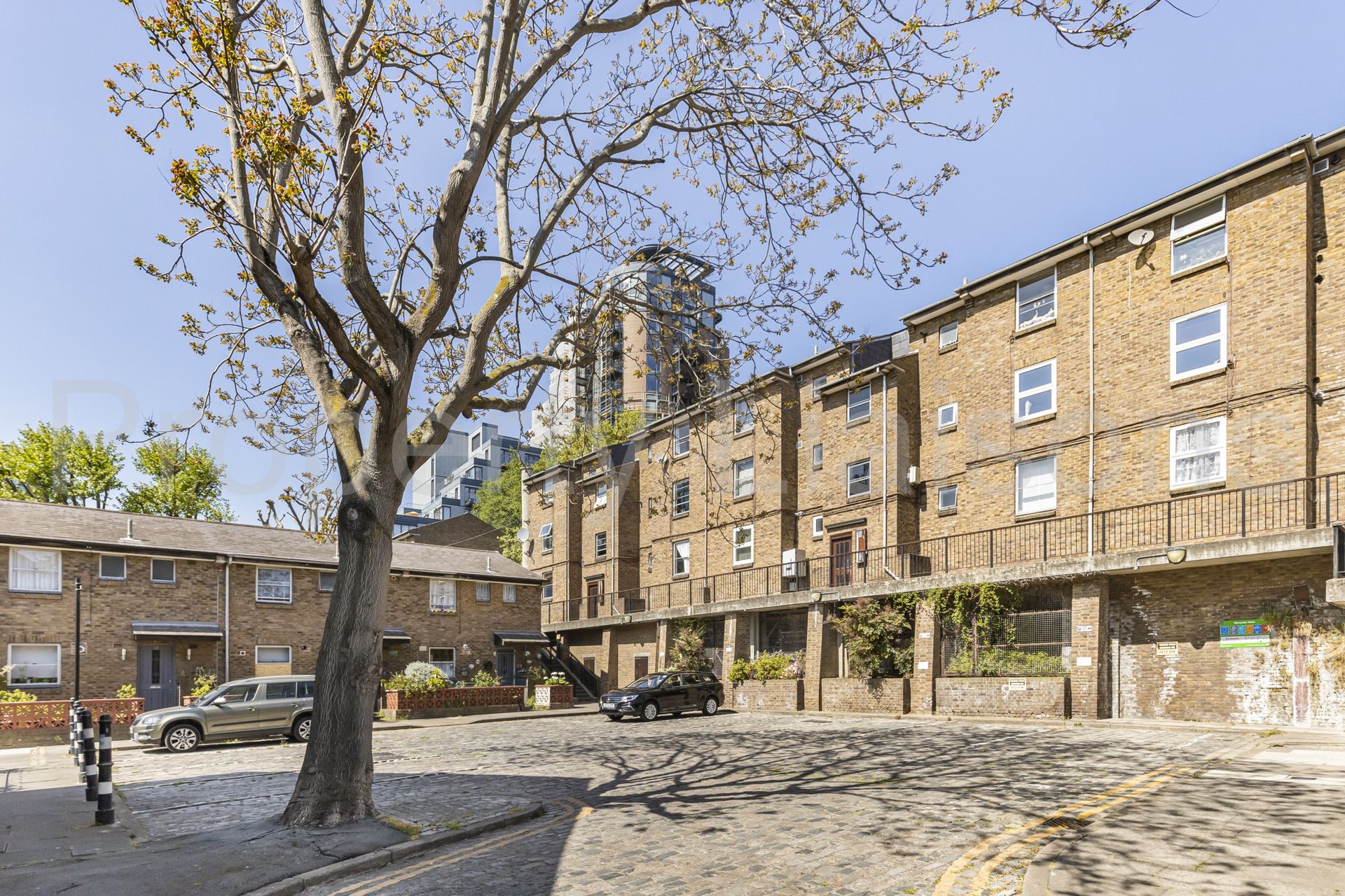 John Rennie Walk  London  E1W