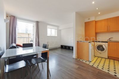 Dockers Tanner Road  Isle Dogs  E14
