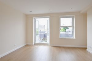 Riverside Mansions, Milk Yard Wapping E1W