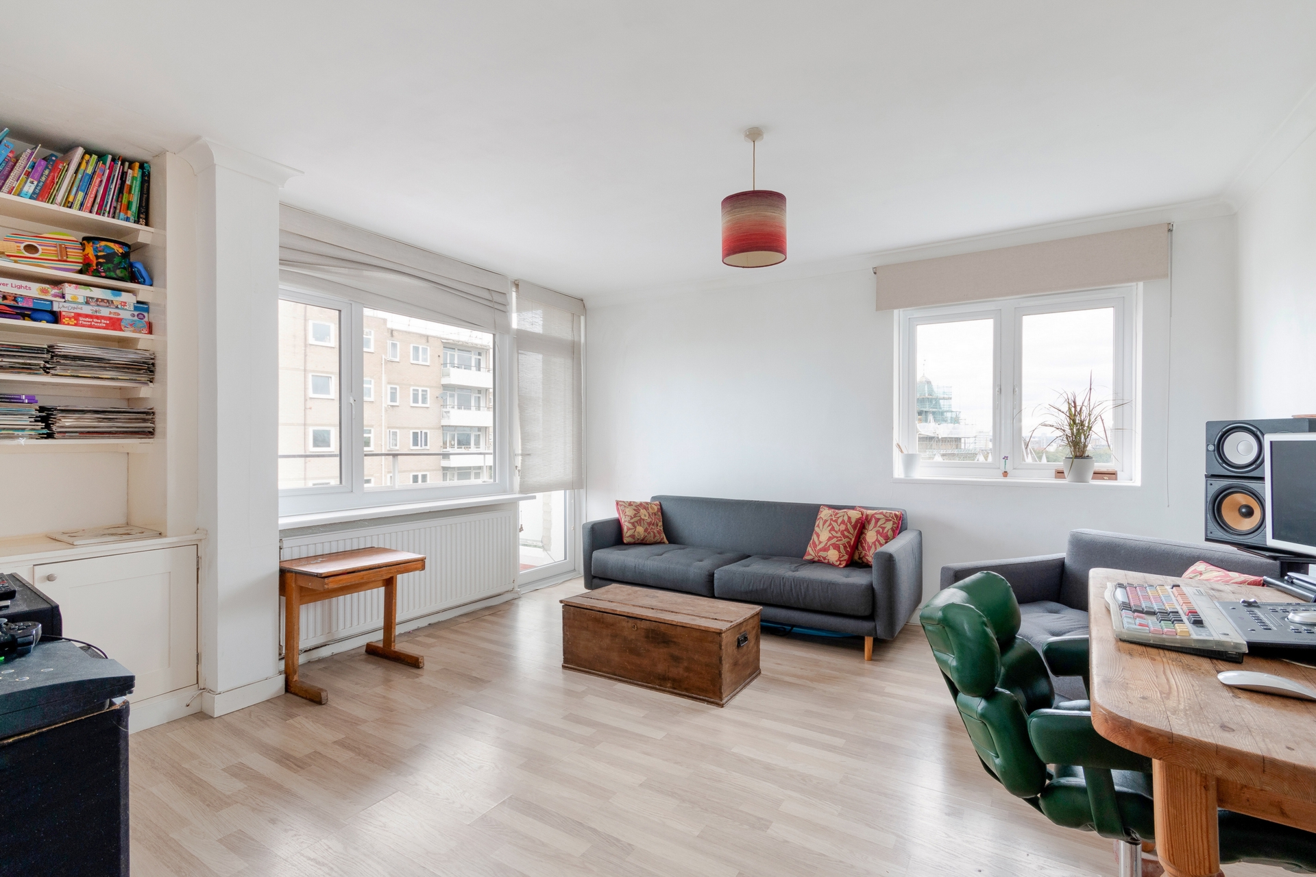 Fitzhugh Grove  Wandsworth  SW18