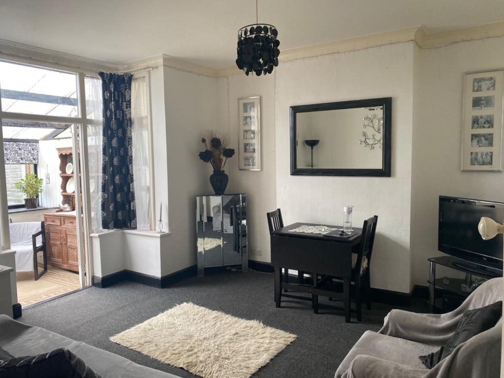 Ingram Road  Thornton Heath  CR7