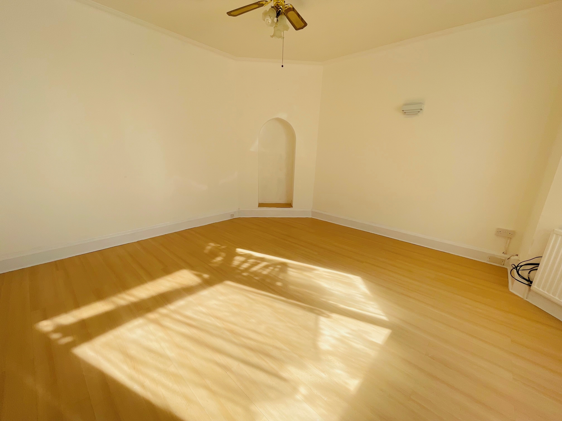 Property To Rent Wards Road, Ilford, IG2 5 Bedroom House through